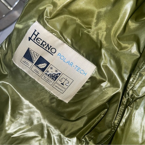 Herno Puffer Jacket - Picture 4 of 7